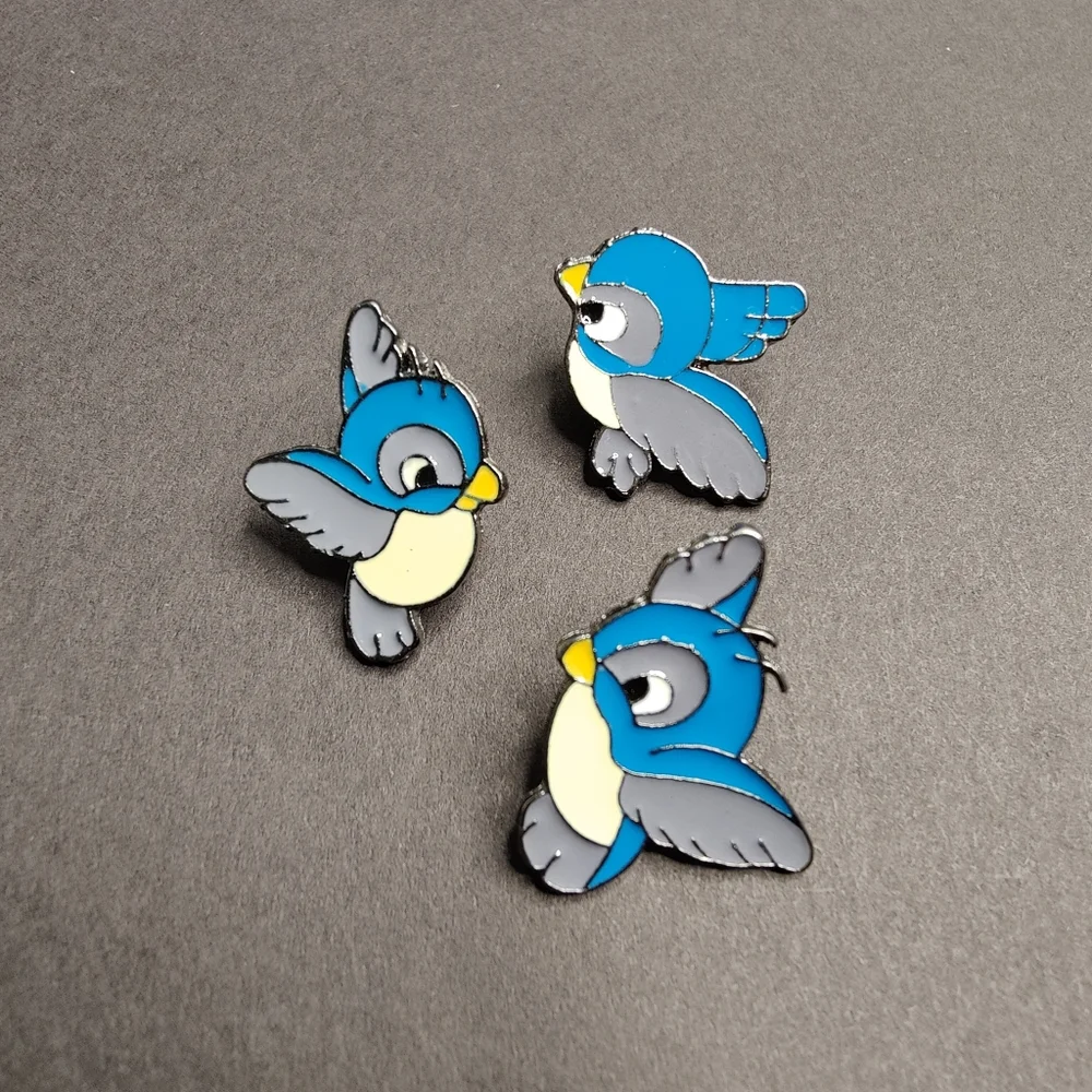 BOGO | Snow White Three Little Birds Pin - Picture 2 of 2